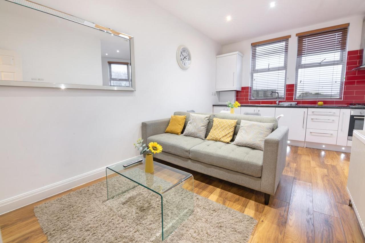 Modern Apartment Close To City Centre With Parking Leeds  Eksteriør billede