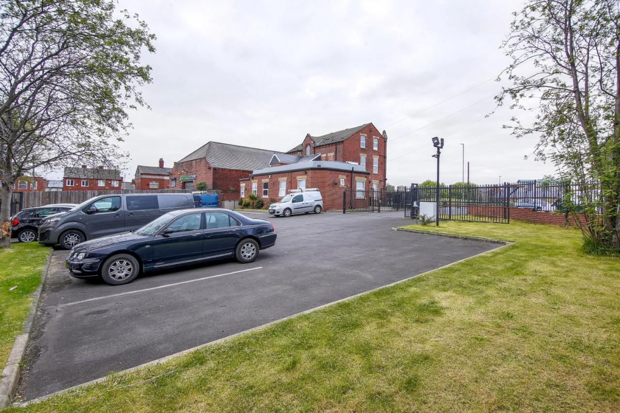 Modern Apartment Close To City Centre With Parking Leeds  Eksteriør billede
