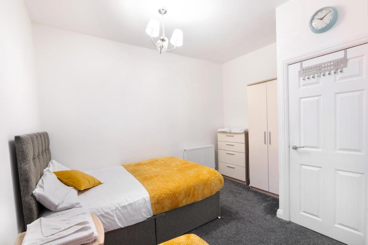 Modern Apartment Close To City Centre With Parking Leeds  Eksteriør billede
