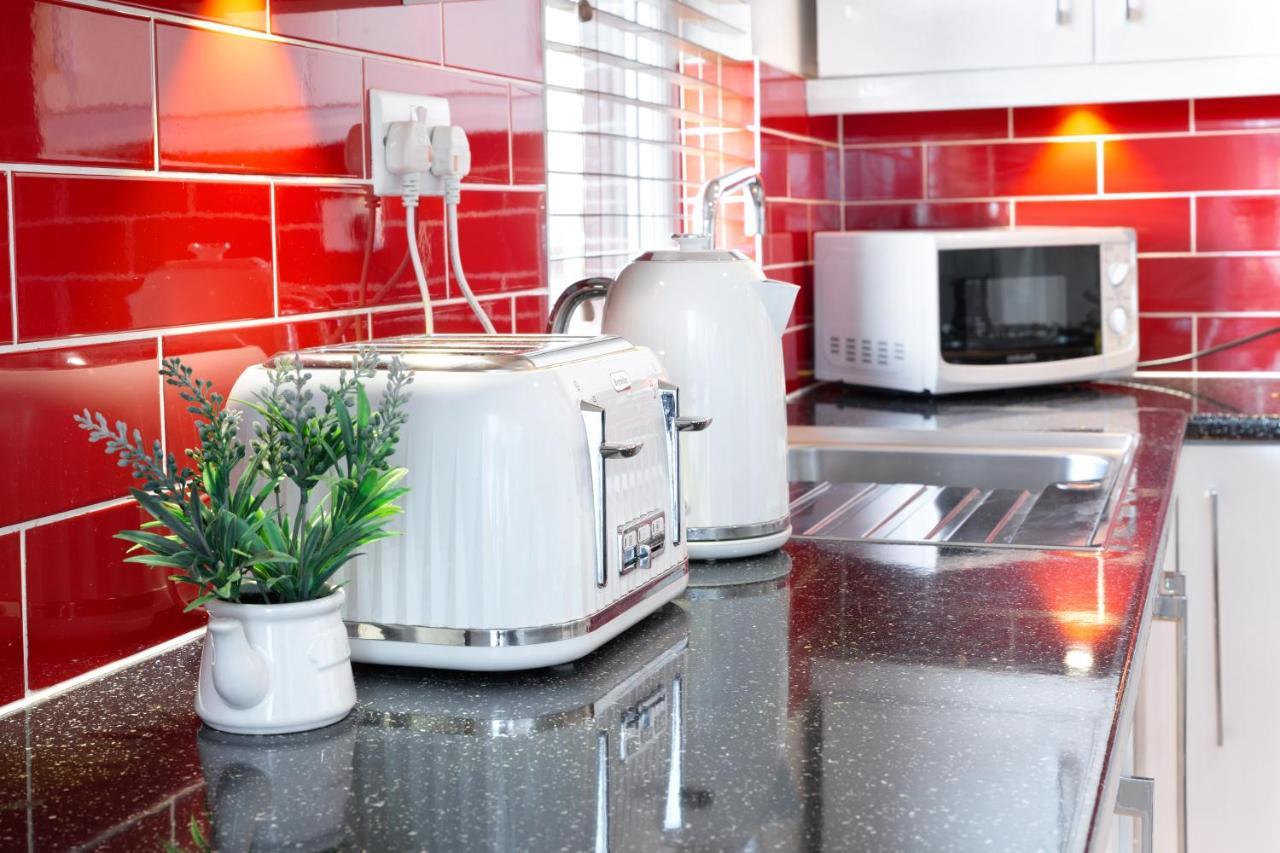 Modern Apartment Close To City Centre With Parking Leeds  Eksteriør billede