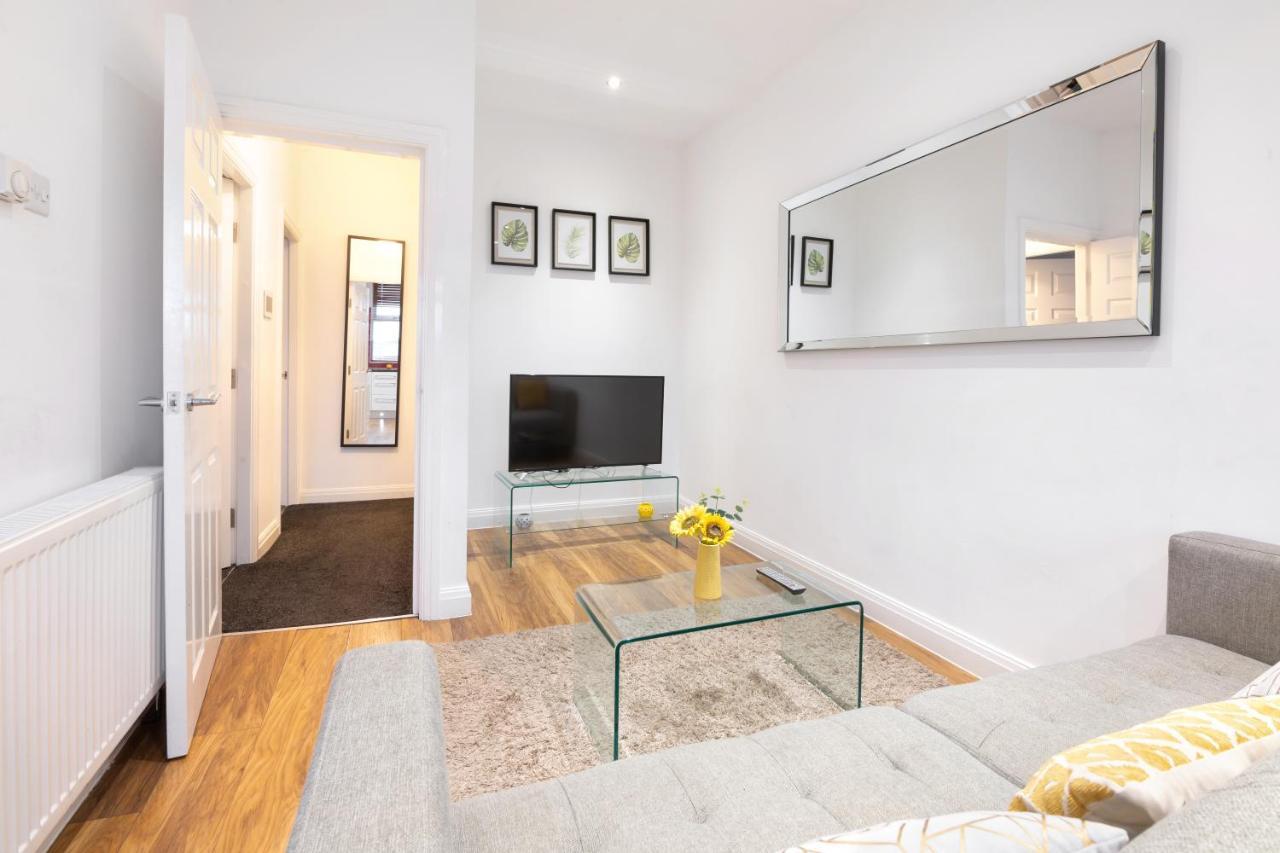 Modern Apartment Close To City Centre With Parking Leeds  Eksteriør billede
